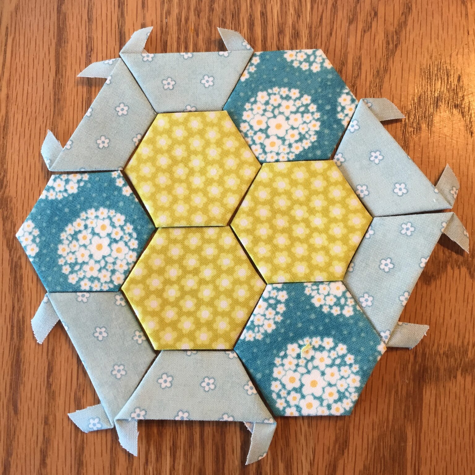 how-to-make-a-hexagon-quilt-template-in-6-easy-steps